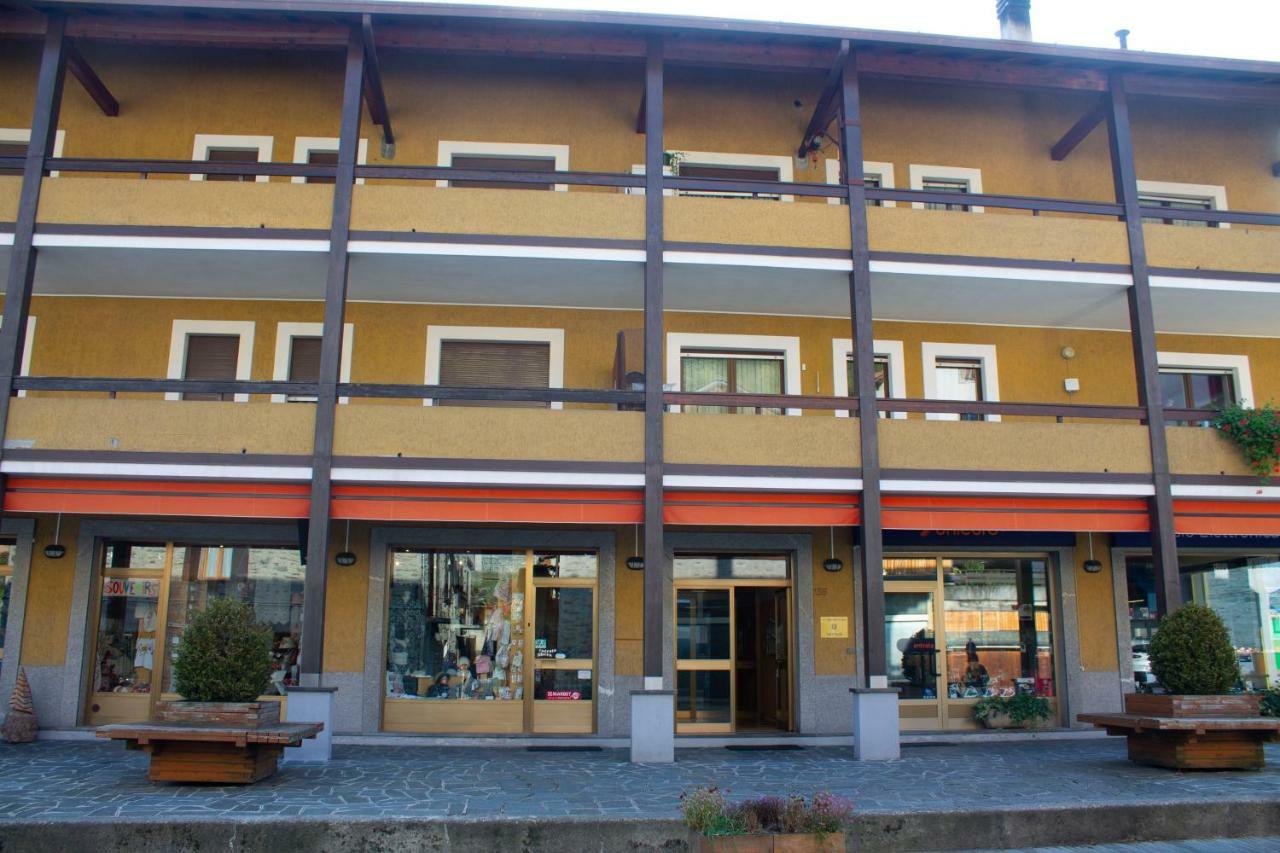 Trilocale In Centro A Chiesa Valmalenco Leilighet Chiesa in Valmalenco Eksteriør bilde